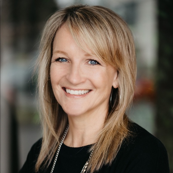 Meet your Posher, Karen - Picture 1 of 1